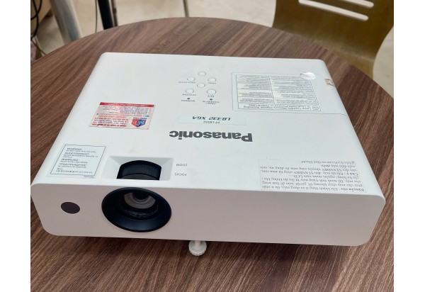 MÁY CHIẾU PANASONIC PT-LB332 MỚI 90%