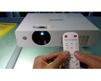 TÌM HIỂU VỀ CÁCH ĐIỀU KHIỂN MÁY CHIẾU PANASONIC
