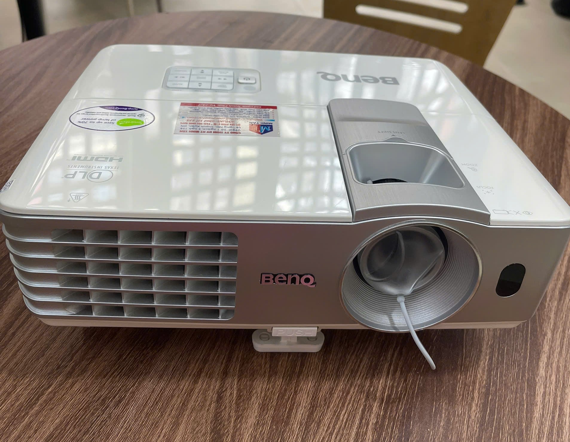 MÁY CHIẾU BENQ W1070 MỚI 98%