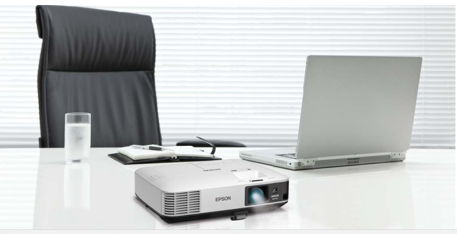  Máy chiếu Epson EB-2040 thích hợp trong văn phòng làm việc 
